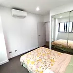 Premium Location In City Centre Sydney With Free Swimming Pool & Gym