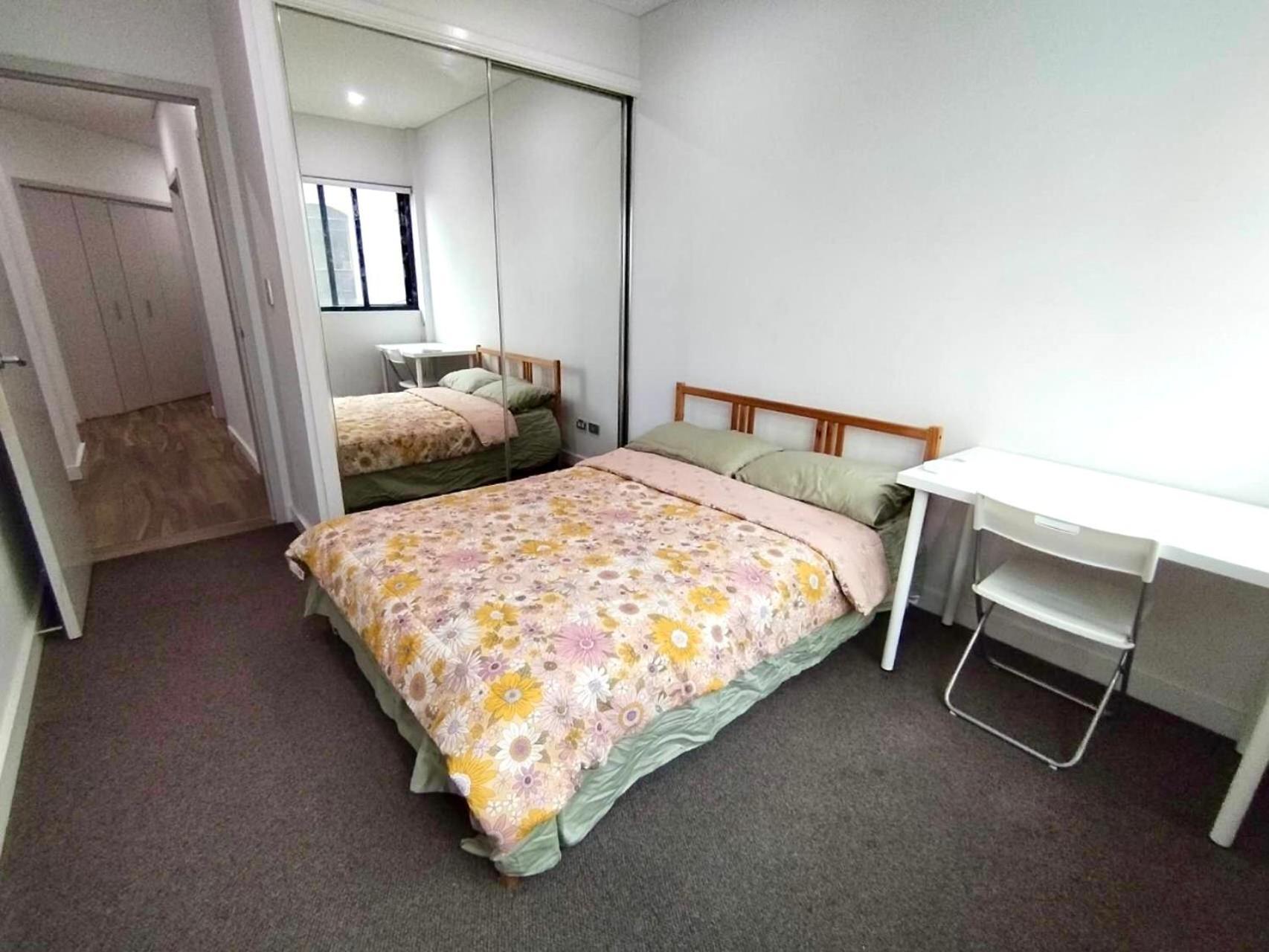 Premium Location In Centre With Free Swimming Pool & Gym * Sydney