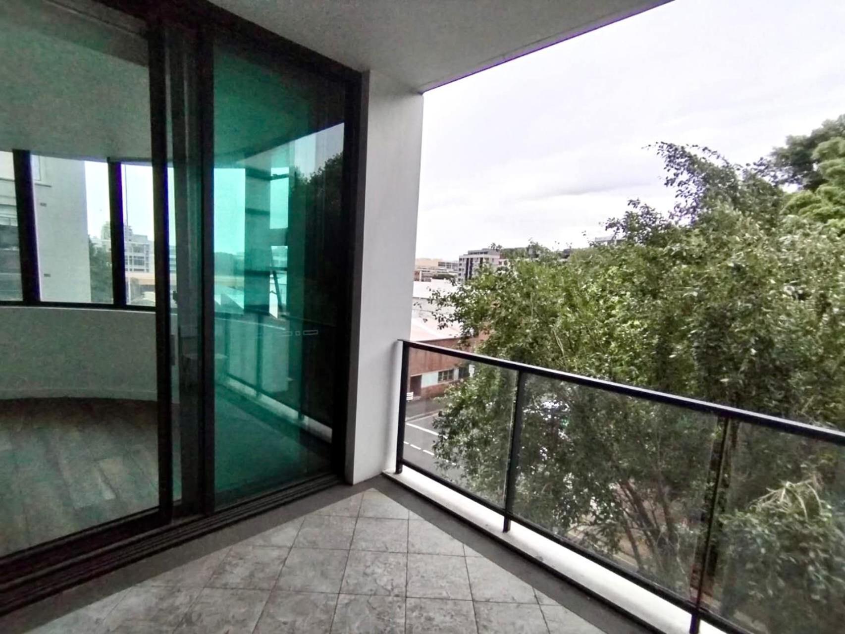Homestay Premium Location In Centre With Free Swimming Pool & Gym *
