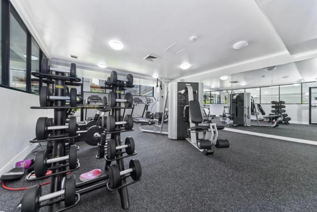 Homestay Premium Location In Centre With Free Swimming Pool & Gym *